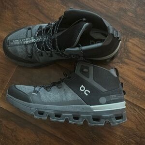 On cloud Women's Shoes - Black and Gray